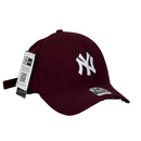 Boné Urbano New York Yankees - Cor Vinho  Logo Branco