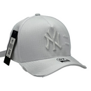 Boné Destroyed New York Yankees - Cor Branco e Branco  Logo Branco