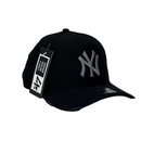Boné Destroyed New York Yankees - Cor Preto  Logo Cinza