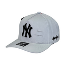 Boné Destroyed New York Yankees - Cor Branco  Logo Preto