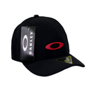 Boné Fitted Oakley Basic - Cor Preto  Logo Vermelho