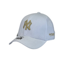 Boné Urbano New York Yankees Basic - Cor Branco  Logo Dourado