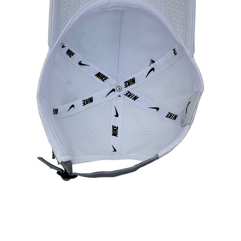 Boné Casual Nike Basics - Cor Branco  Logo Cinza