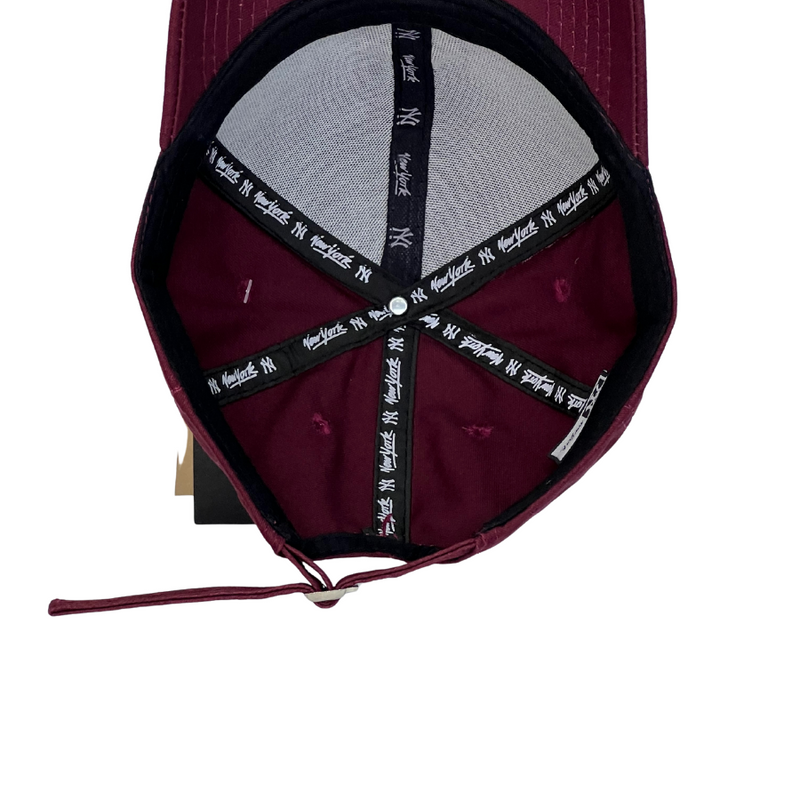 Boné Urbano New York Yankees - Cor Vinho  Logo Branco