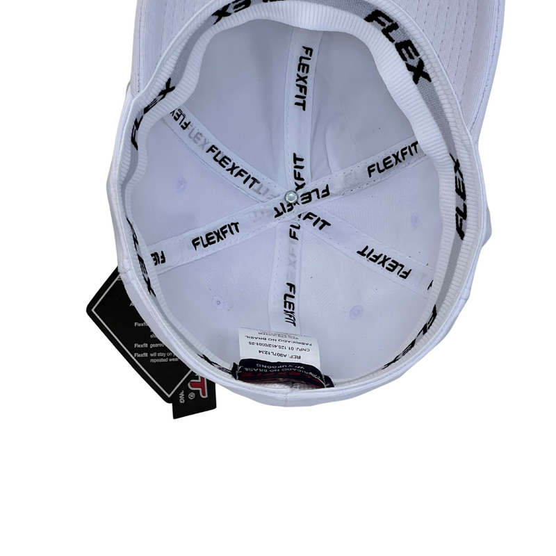 Boné  Fitted QuikSilver Name - Cor Branco  Logo Cinza