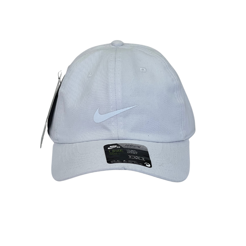 Boné Casual Nike Basics - Cor Branco  Logo Cinza