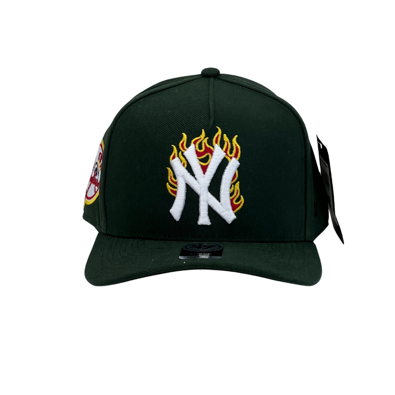 Boné Urbano New York Yankees Fire - Cor Verde Escuro  Logo Branco