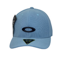 Boné Fitted Oakley Basic - Cor Azul Claro  Logo Preto