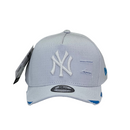 Boné Destroyed New York Yankees - Cor Branco e Azul Logo Branco