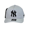 Boné Destroyed New York Yankees - Cor Branco  Logo Preto