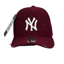 Boné Destroyed New York Yankees - Cor Vinho  Logo Branco