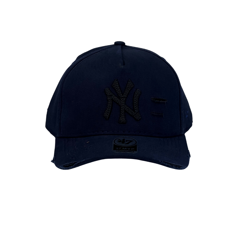 Boné Destroyed New York Yankees Texturizado - Cor Azul Escuro  Logo Preto