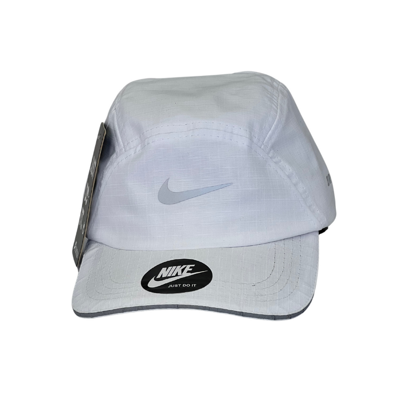 Boné Casual Nike Sk8 - Cor Branco  Logo Cinza