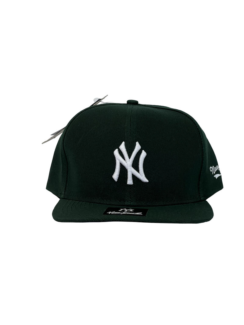 Boné Aba Reta New York Yankees Basic - Cor Verde Militar Logo Branco