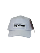 Boné Casual Supreme Basic - Cor Branco Logo Preto
