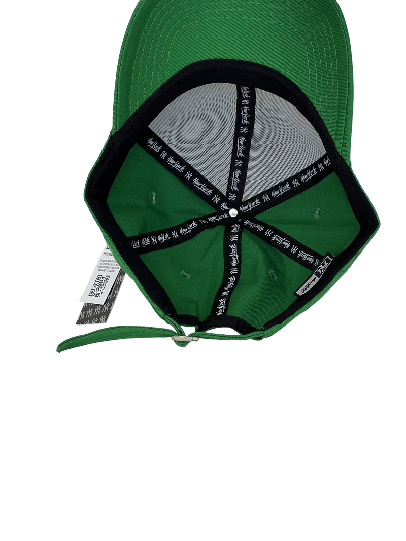 Boné Urbano New York Yankees Classic - Cor Verde Logo Branco