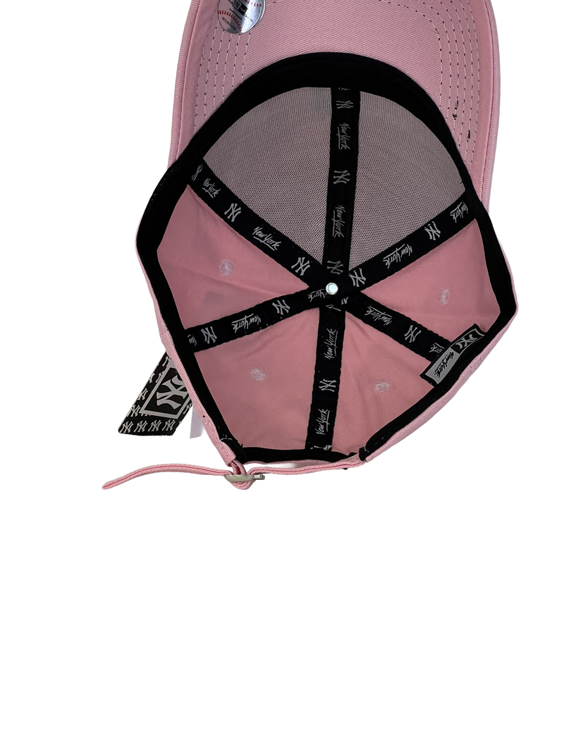 Boné Urbano New York Yankees Classic - Cor Rosa Logo Branco