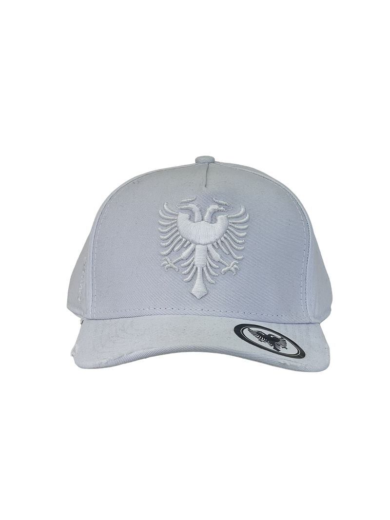 Boné Destroyed Cavalera BIG - Cor Branco Logo Branco