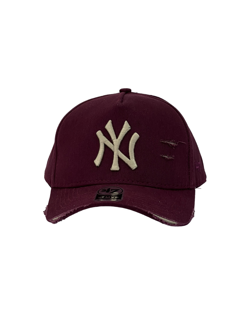 Boné Destroyed New York Yankees Classic - Cor Vinho Logo Dourado