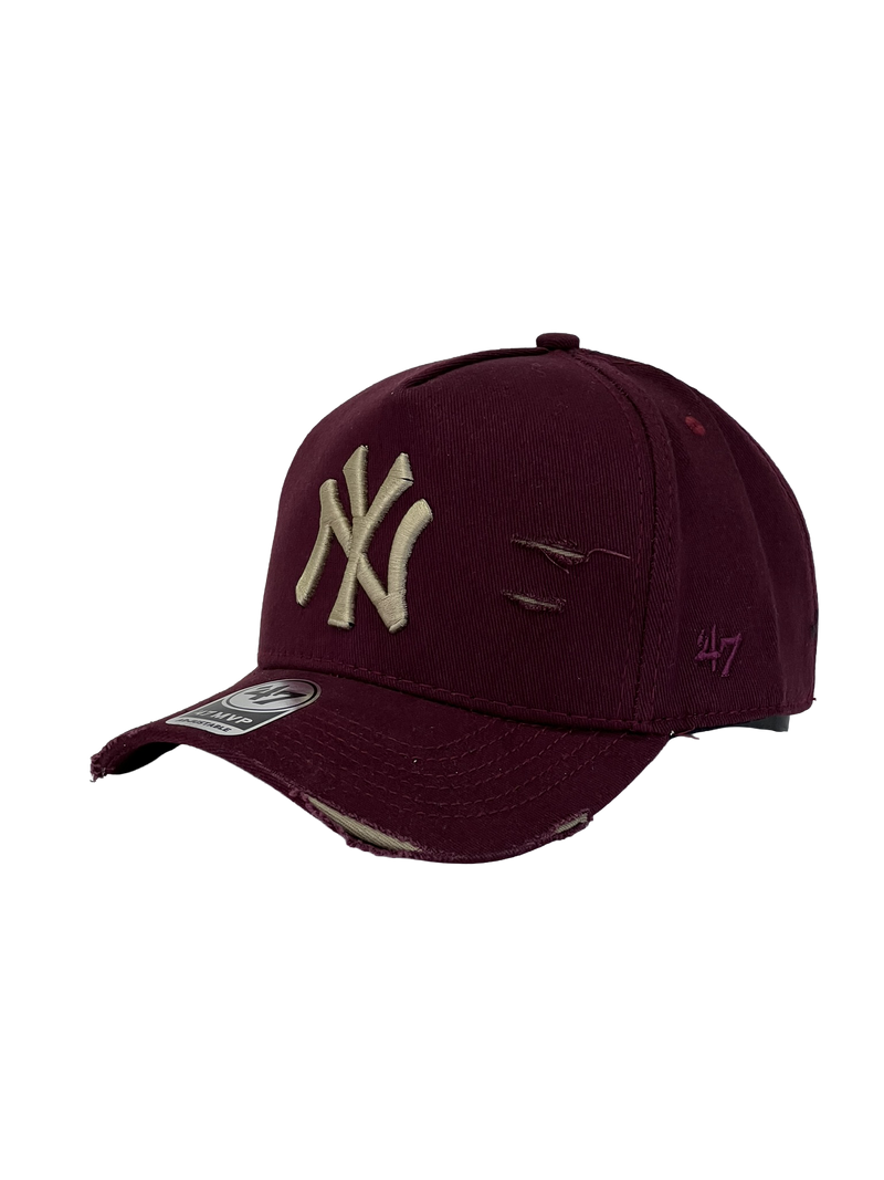 Boné Destroyed New York Yankees Classic - Cor Vinho Logo Dourado