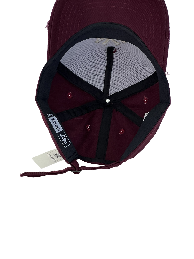 Boné Destroyed New York Yankees Classic - Cor Vinho Logo Dourado