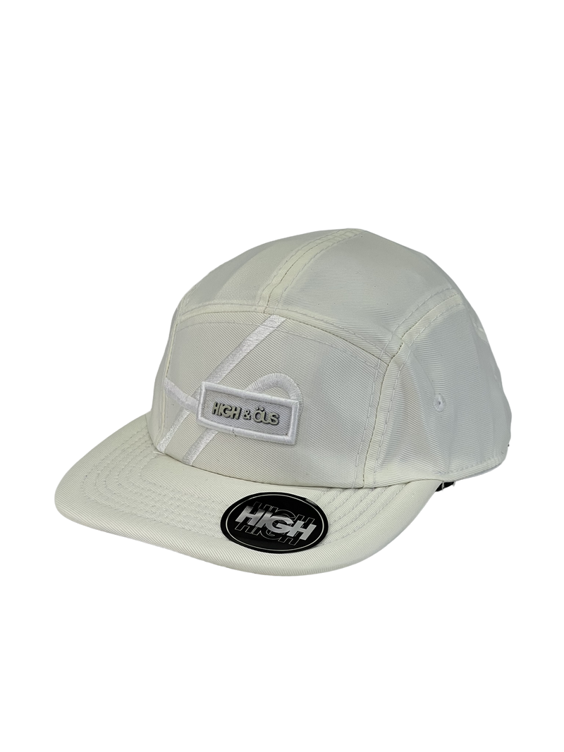 Boné Casual High Especial - Cor Branco Logo Branco