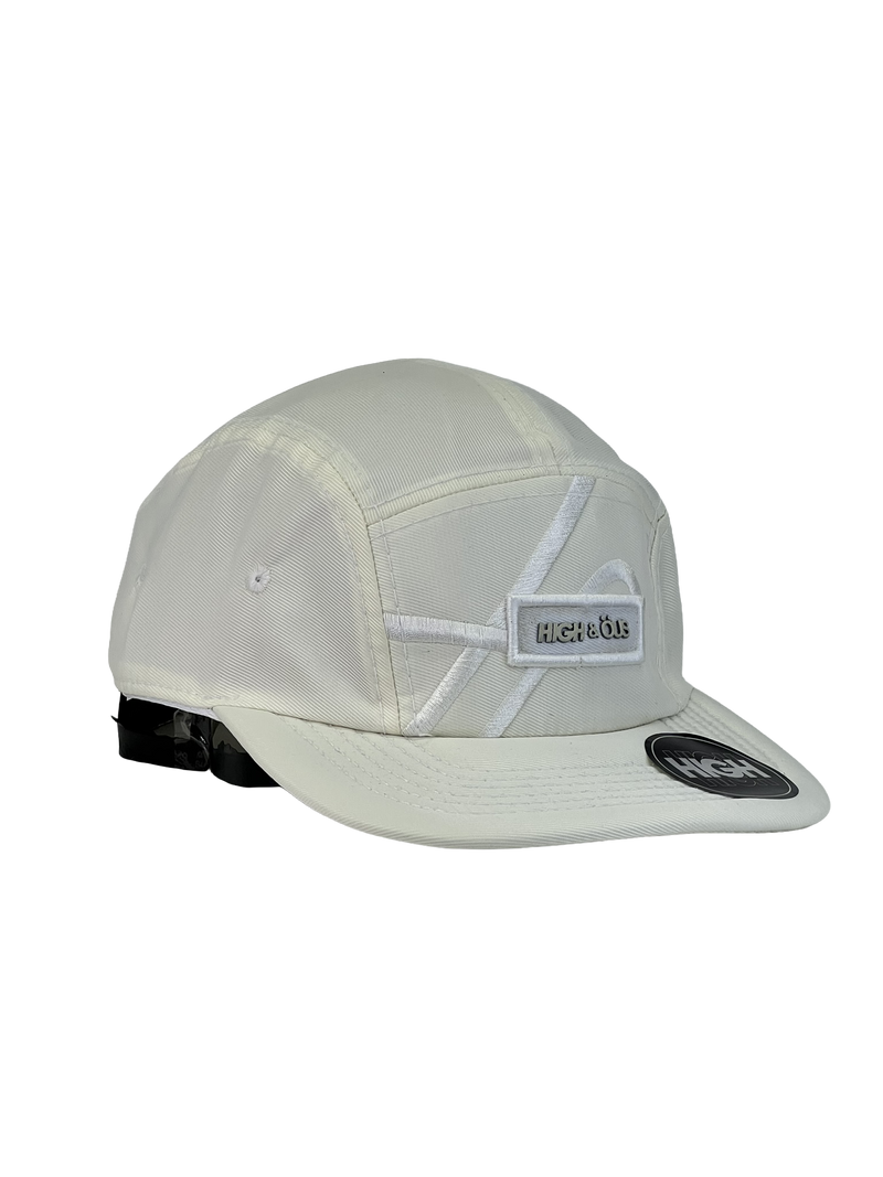 Boné Casual High Especial - Cor Branco Logo Branco