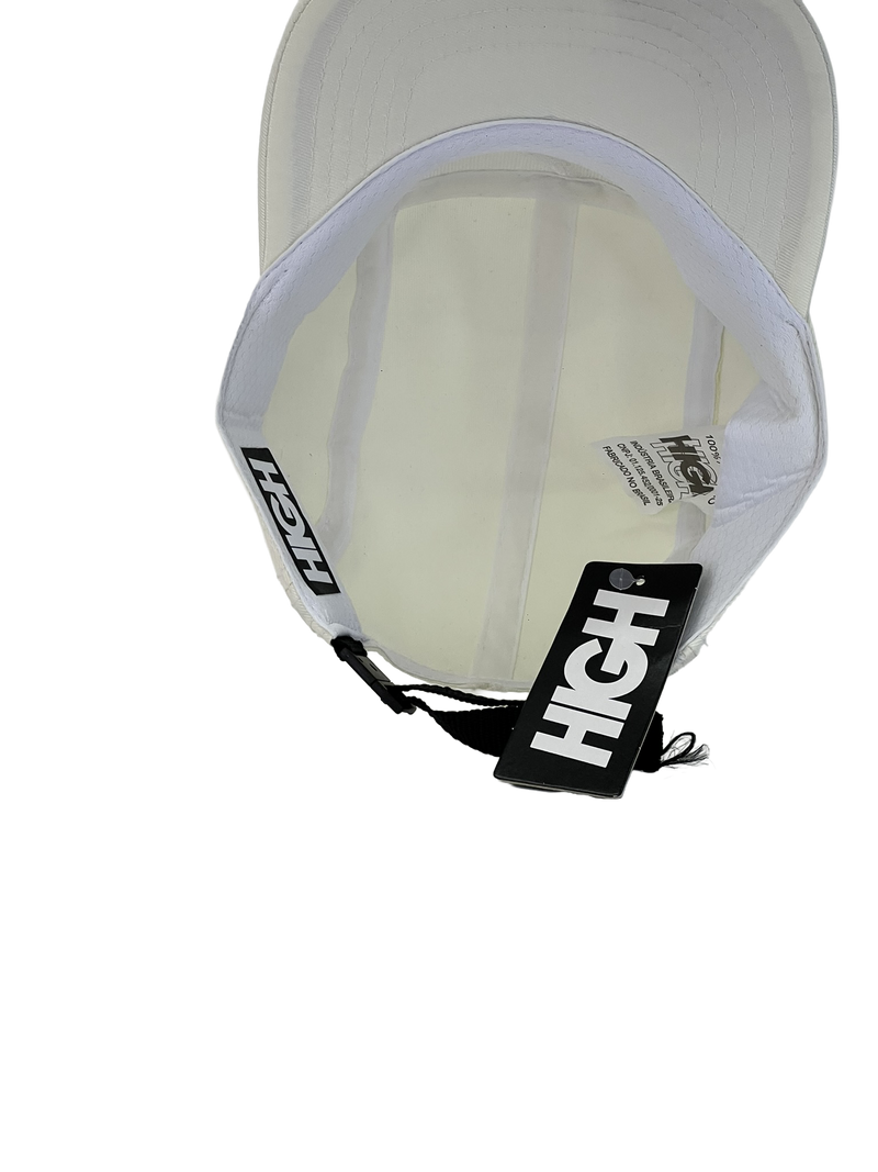 Boné Casual High Especial - Cor Branco Logo Branco