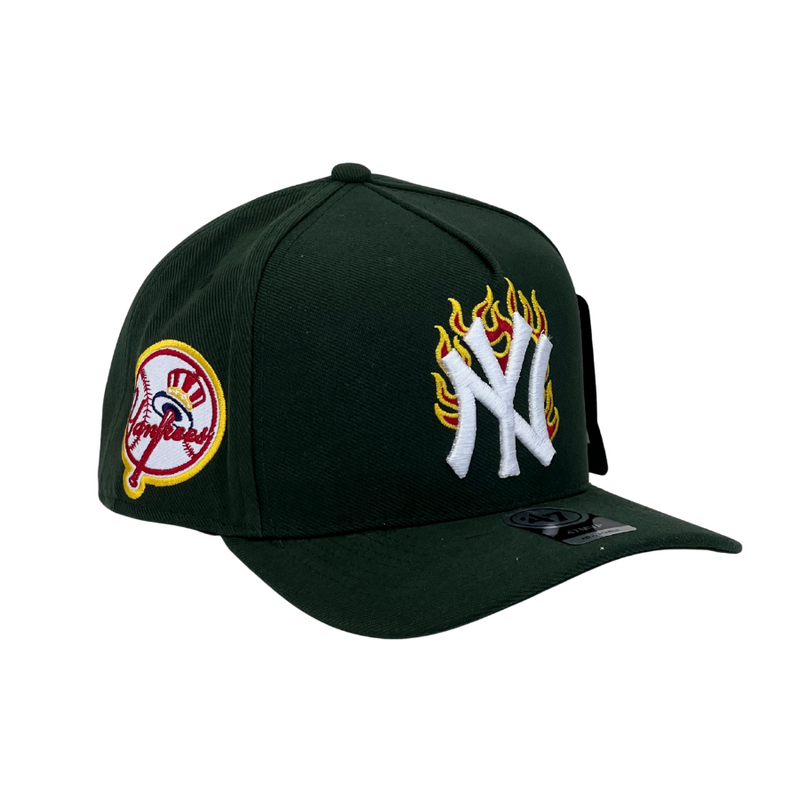 Boné Urbano New York Yankees Fire - Cor Verde Escuro  Logo Branco