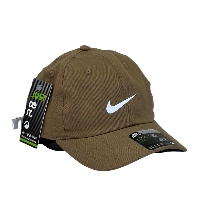 Boné Casual Nike Basics - Cor Marrom  Logo Cinza