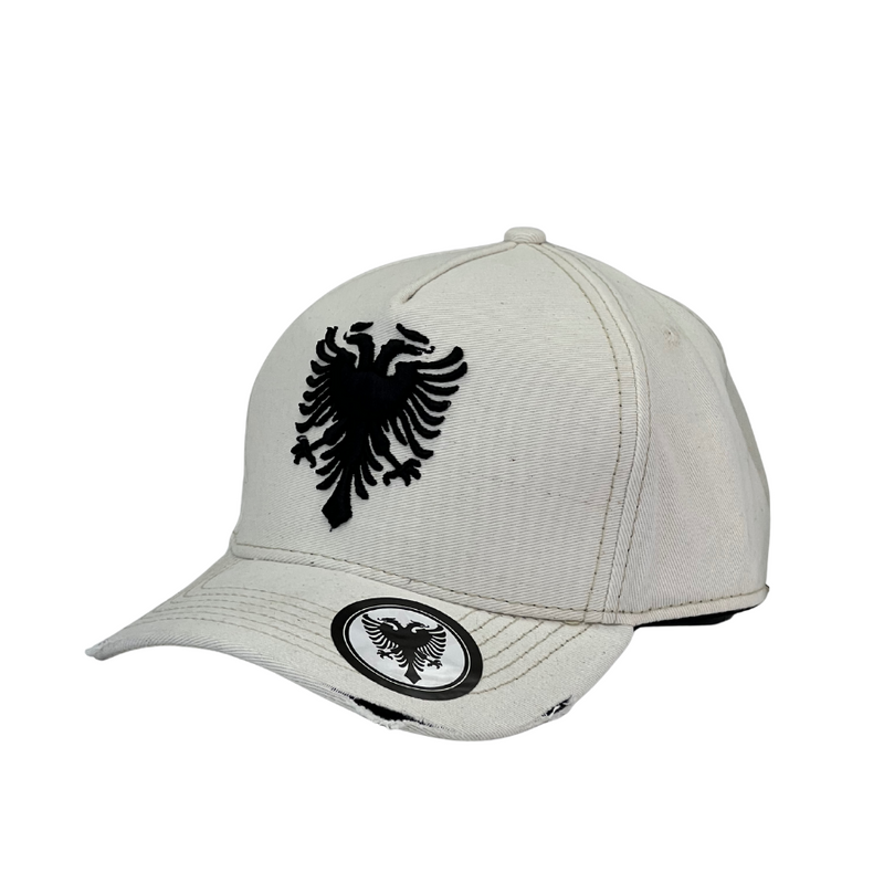 Boné Destroyed Cavalera BIG - Cor Branco  Logo Preto