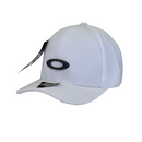 Boné Fitted Oakley Basic - Cor Branco  Logo Cinza