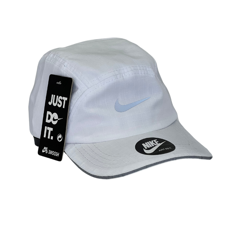 Boné Casual Nike Sk8 - Cor Branco  Logo Cinza