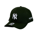Boné Urbano New York Yankees Basic - Cor Verde Militar  Logo Branco