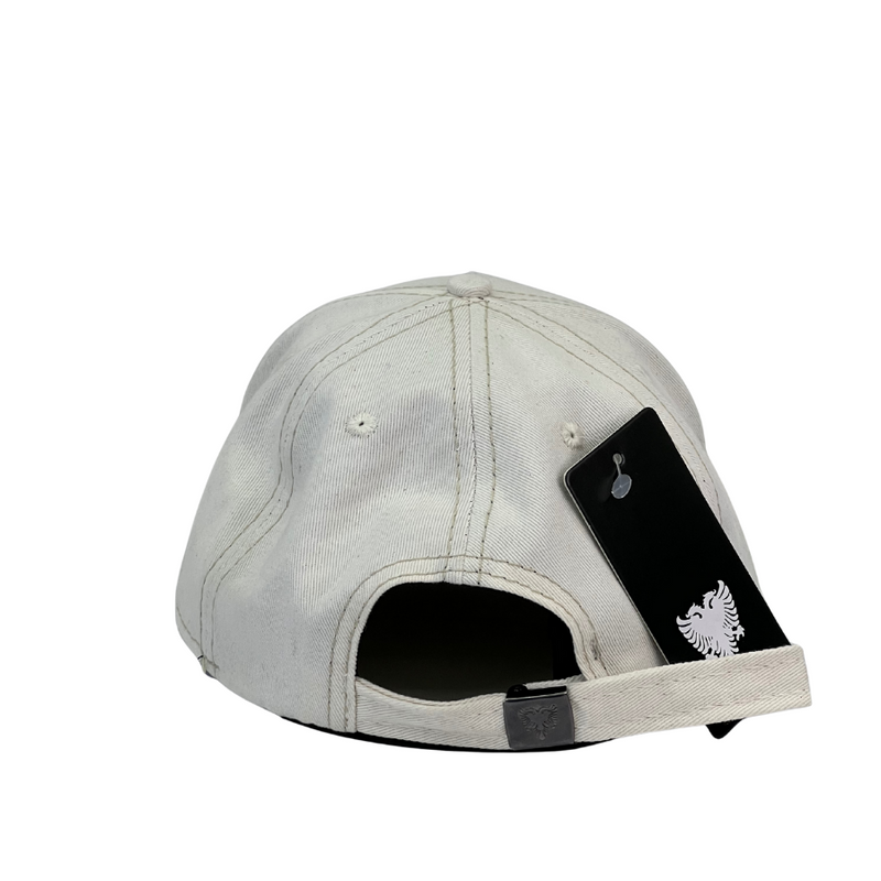 Boné Destroyed Cavalera BIG - Cor Branco  Logo Preto